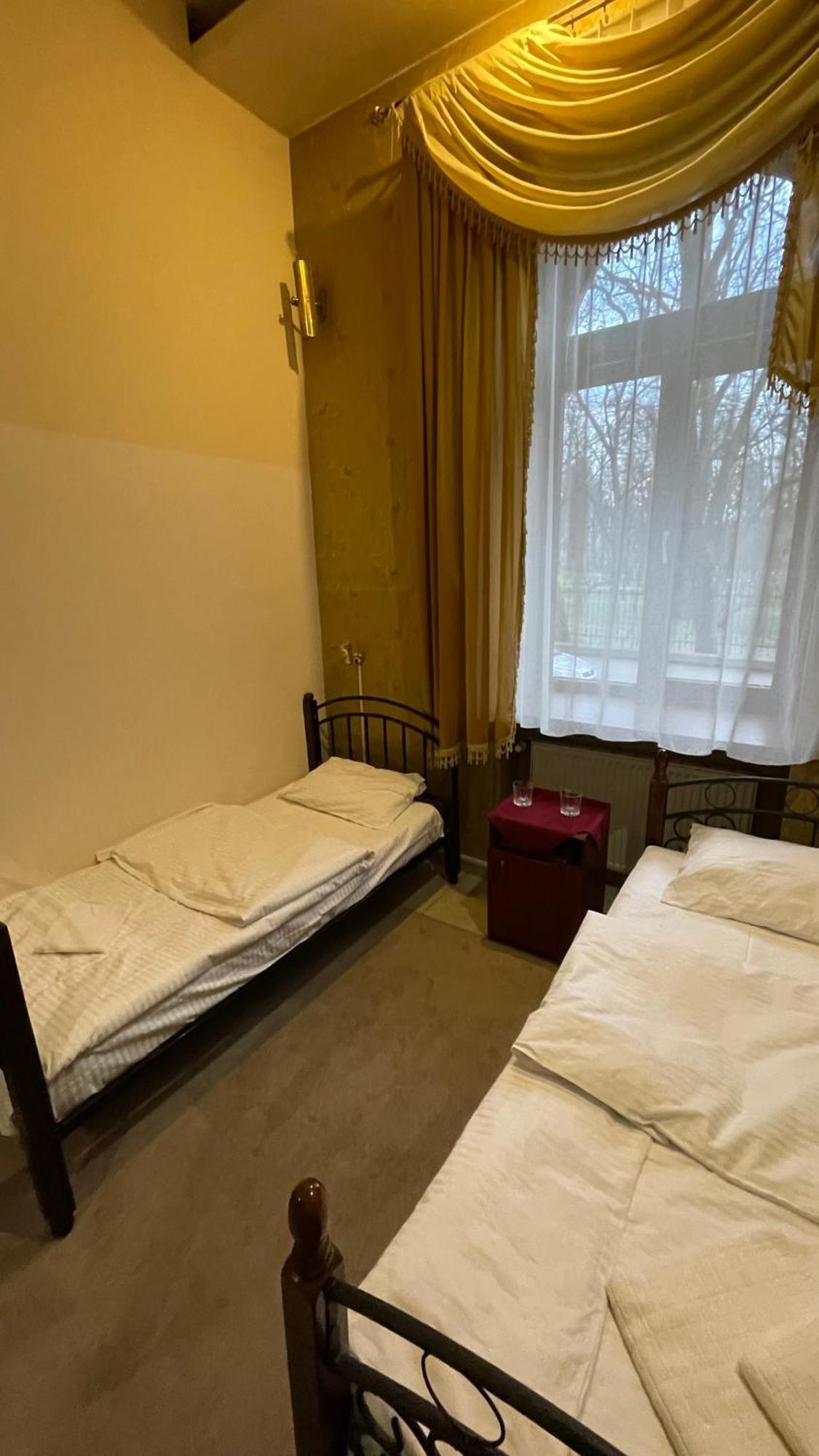 Mini Hotel Central Park Lviv Exterior photo