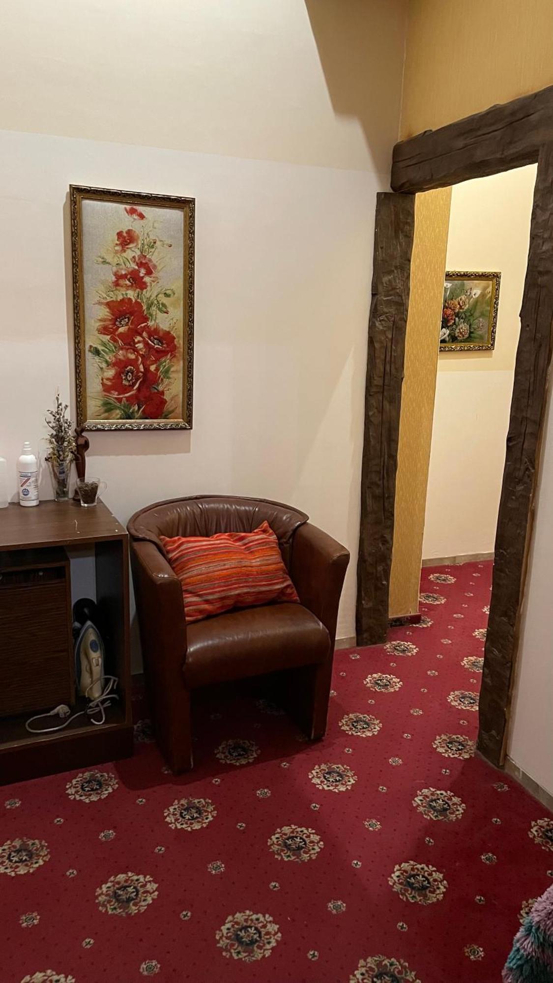 Mini Hotel Central Park Lviv Exterior photo